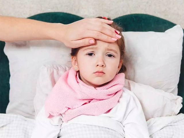 为什么我的小孩每个月发高烧和喉咙发炎，吃什么才能提高免疫力？