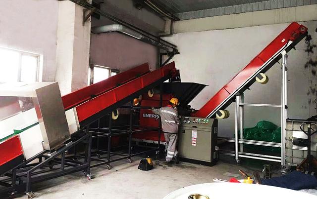 大蓝桶用什么破碎机