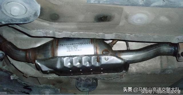 排气管天天出水是什么情况(倒车时排气管出水)