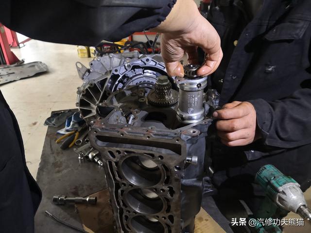 帕萨特1.8t烧机油怎么处理好(14款帕萨特1.8t烧机油解决方案)
