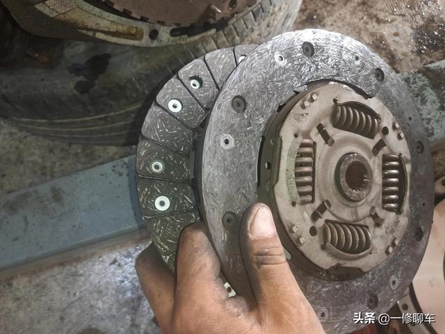 离合器片坏了的征兆有哪些(离合片坏了会出现什么状况)