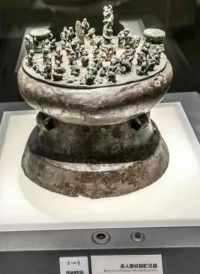 云南虫谷是否有原型？1955滇王墓横空出世，人祭、吊人俑并非杜撰