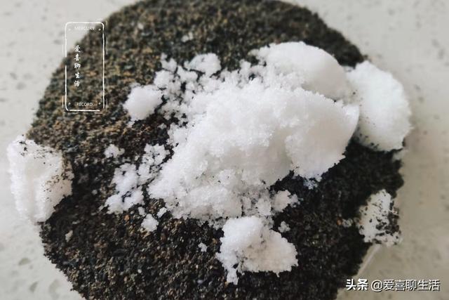 秋季，该吃的不是核桃而是它，钙含量极高，炒一炒嚼着吃真的好香