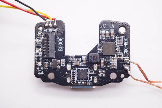 采用高通QCC3040蓝牙主控，omthing首款降噪耳机AirFree2拆解报告