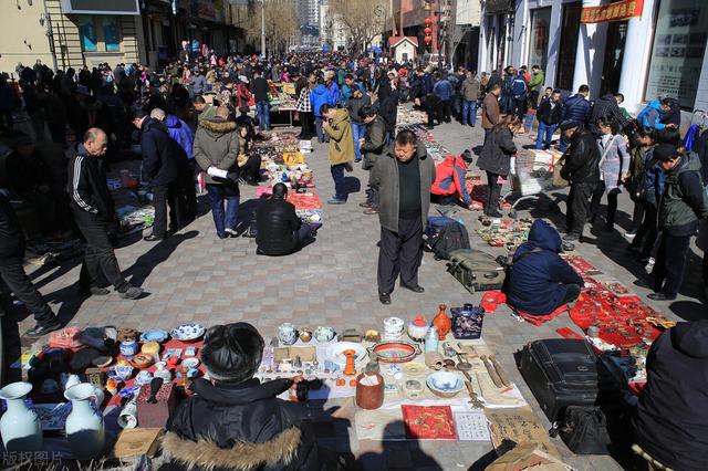 摆地摊什么最好卖（摆地摊什么最好卖学生多）