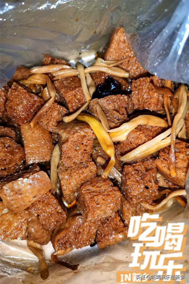 五丰清河老街灌汤小笼包280克价格（这家92年老牌卤菜店）(23)