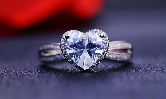 一克拉钻戒价格查询（钻戒买一克拉还是80分）