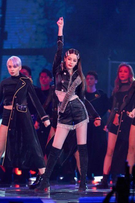 「普及一下」热巴跨年晚会图片大全