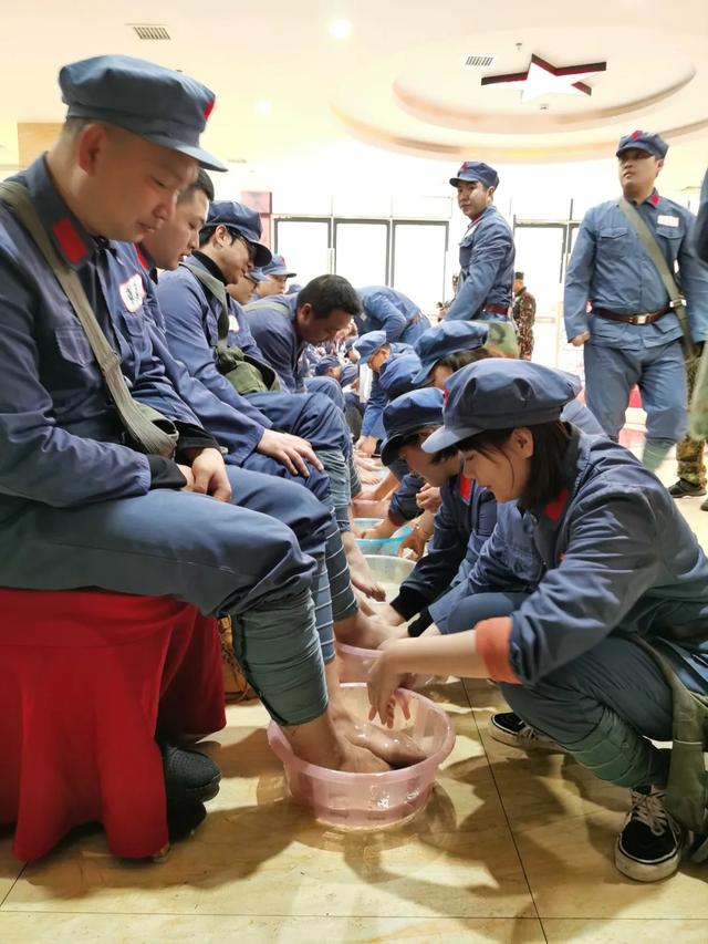 井冈山拓展培训