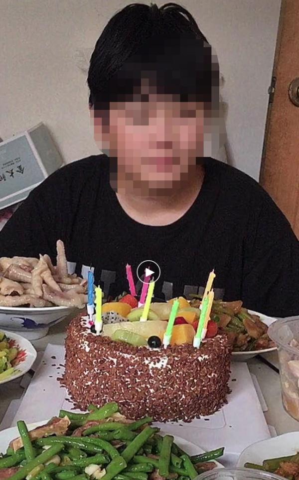 连云港15岁男孩中专宿舍被殴打后死亡 警方：嫌疑人已被控制