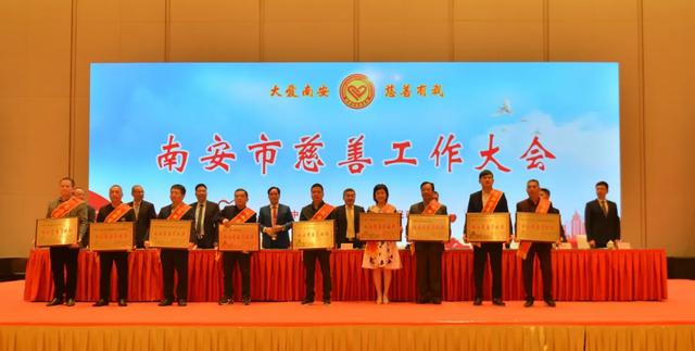 海南合展石业工程公司