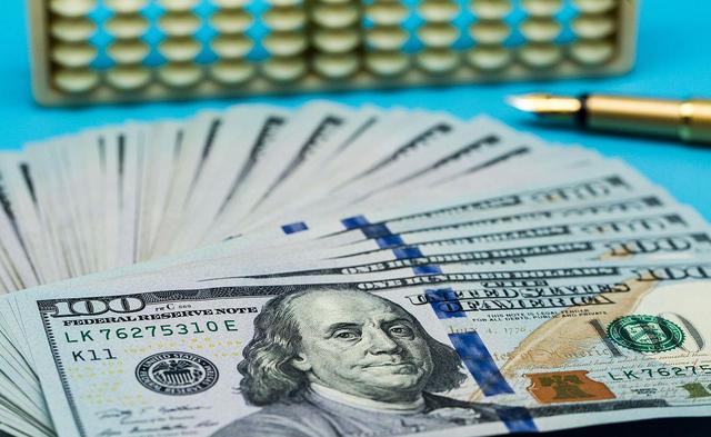 美债违约即将倒计时，中方到底帮不帮？中国连续抛售美债3425亿