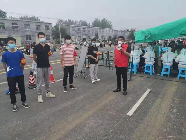 驿城区胡庙乡大韦庄村核酸检测有序进行