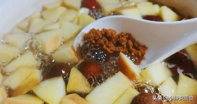 88岁老奶奶经常这样吃苹果，没想到好处这么多，真是捡到宝了