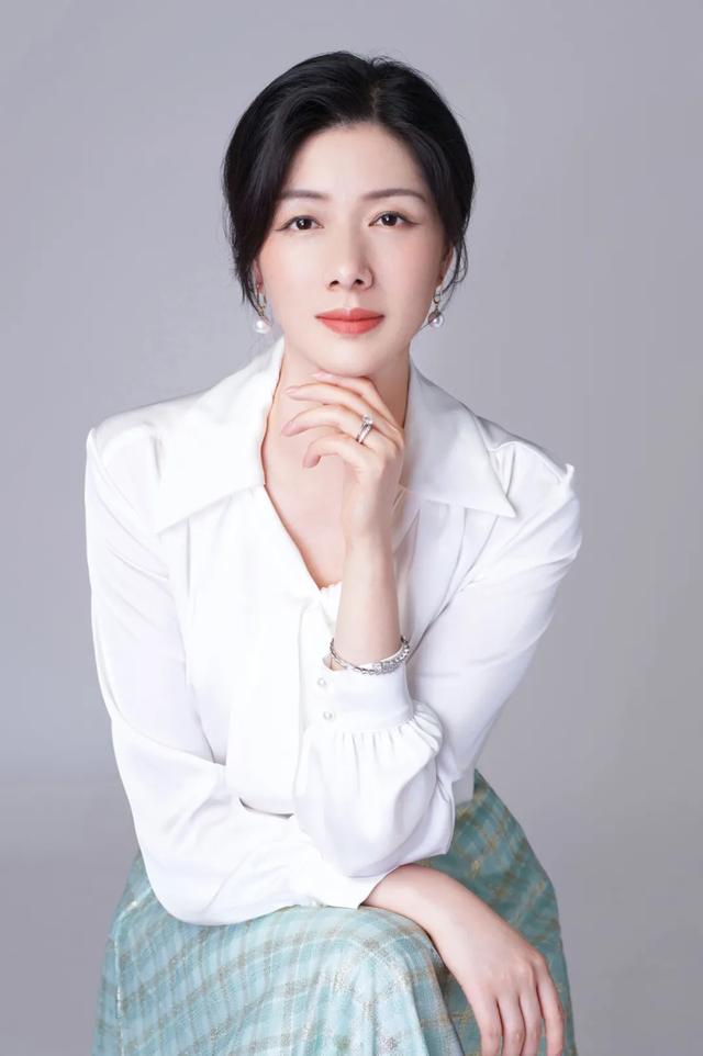 入局快手直播,韩熙贞妮姐半年涨粉800万 - 宜兴市力丰陶瓷有限公司