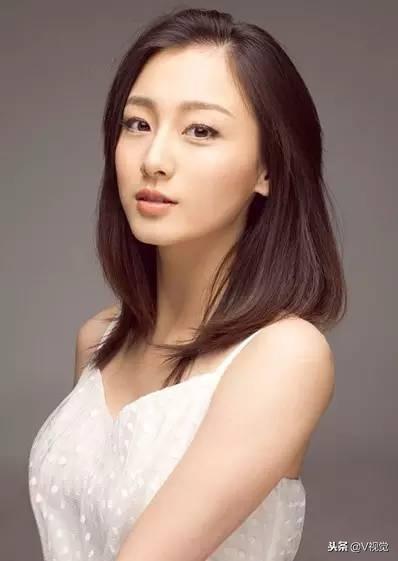 石小群在《步步惊心》中 饰 郭络罗·明慧.