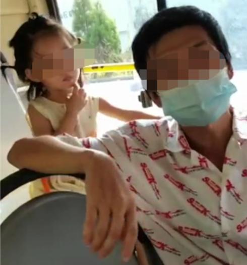 “这不是你的小孩，别走！”3岁女童被陌生男子抱走，加油站女工骑摩托车跟随成功解救女童