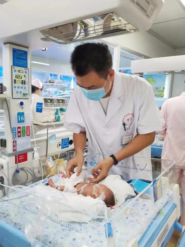 初生三天宝宝反复呕吐，竟然要切掉35cm肠子？！