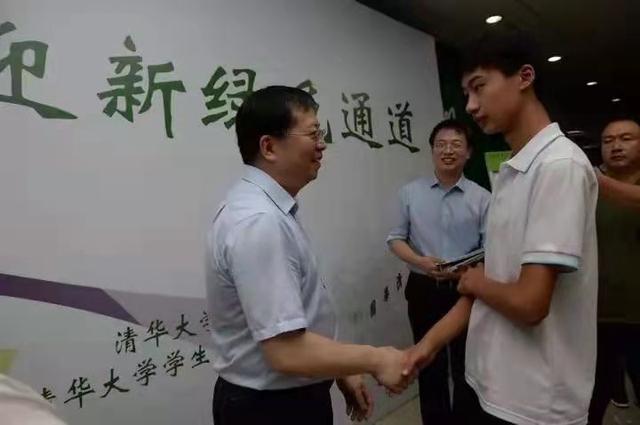 爸爸患精神病，妈妈残疾，这个孩子却说：别人应该羡慕我。为啥？