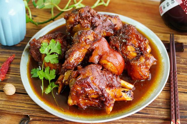 入秋贴秋膘 猪肉排骨靠边站 吃它花钱不多还过瘾 一口下去真香 全网搜