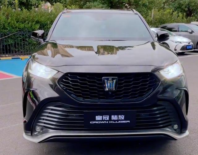 迈巴赫的标志是怎样的(s540迈巴赫标志)