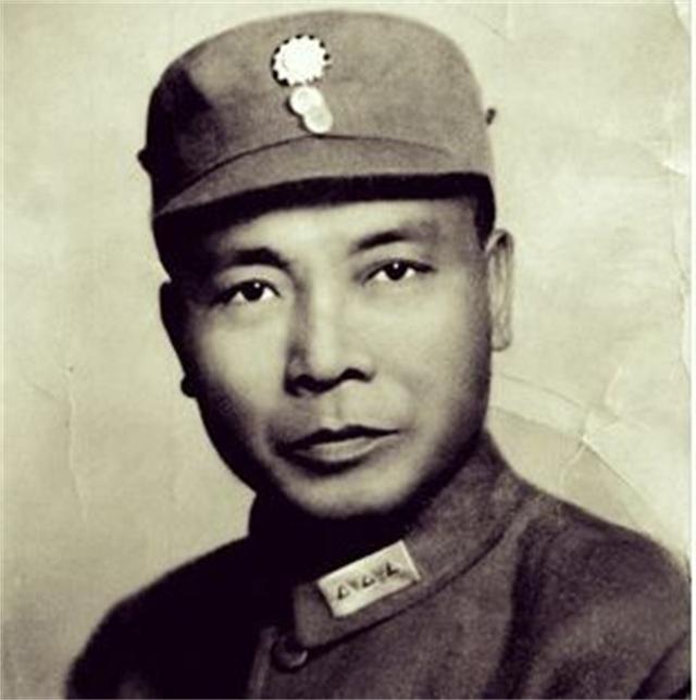 张灵甫身亡，蒋介石将汤恩伯打得满头血，并在他死后说：死了也好
