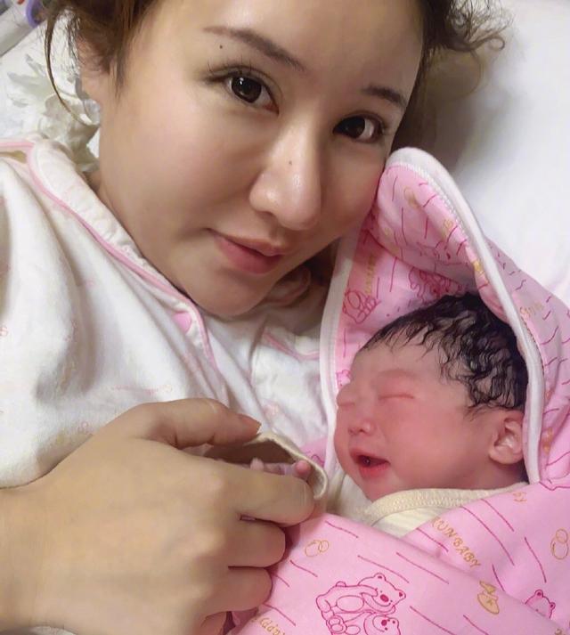 李小璐产女(李小冉)-天晟网