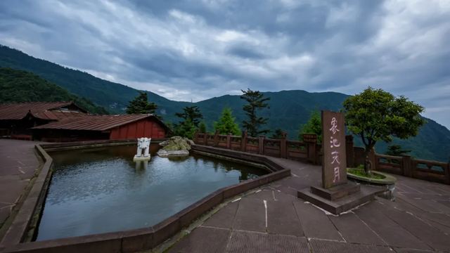 峨眉山独特的住宿方式（峨眉山寺院住宿体验）