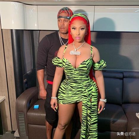 nicki minaj被主持人调侃（女歌手麻辣鸡NickiMinaj宣布怀孕）(4)