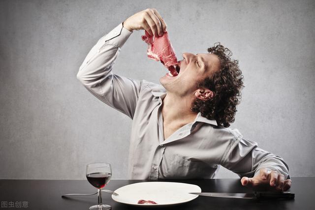 食道癌晚期的患者一般会出现吞咽困难、呕吐、疼痛以及声音嘶哑.