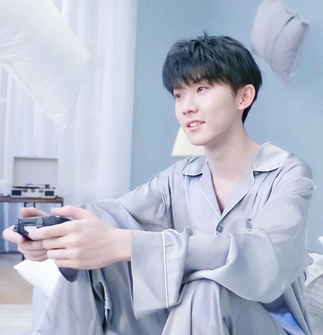 马嘉祺的女朋友(马嘉祺见到和自己差不多高的女生)