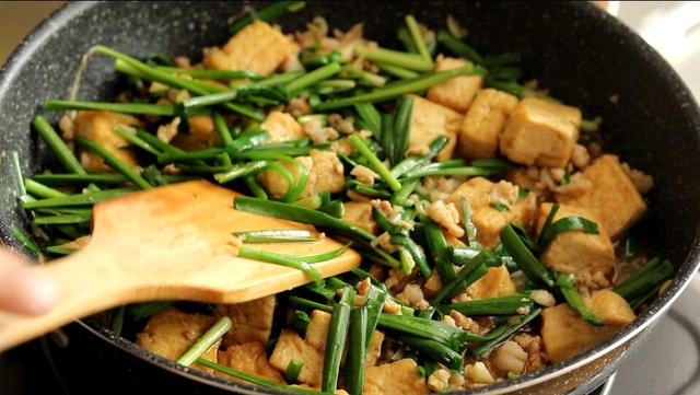 豆腐怎麼做好吃又簡單,豆腐怎麼做好吃超簡單教程(家常豆腐最好吃)