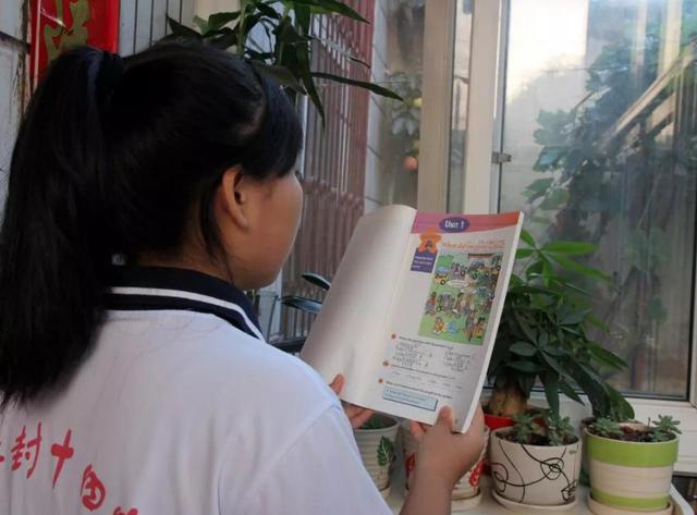 女15岁正常身高多少(女15岁正常身高多少斤)