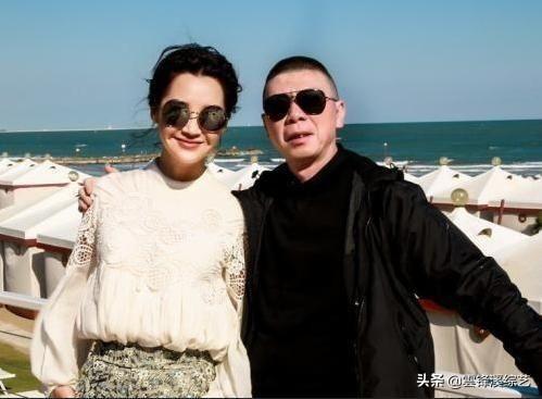 许晴为什么被冯小刚喜欢（51岁许晴与知名导演冯小刚的关系被扒出）(16)