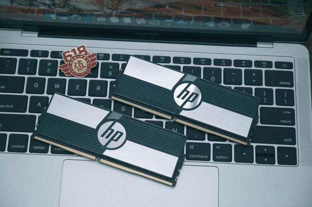 超頻玩傢的心頭好，B-Die顆粒的性能巔峰，HP V10真有那麼強？