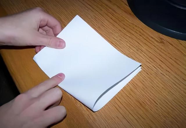 a4纸折多少次距离可达宇宙边缘