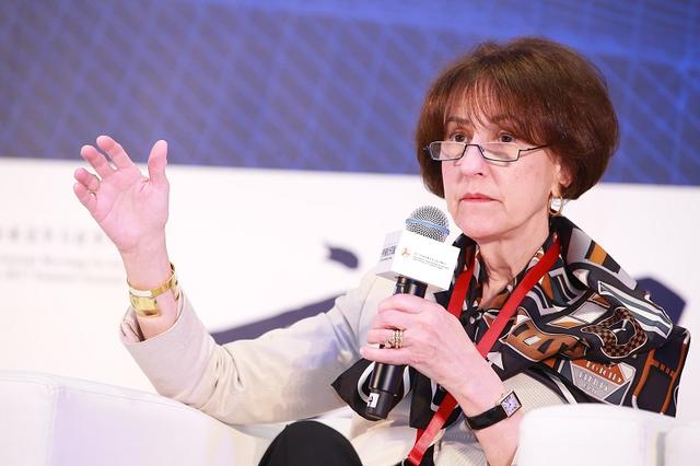 中国入世谈判中，朱镕基一拍桌子：龙永图，你不要再递条子了