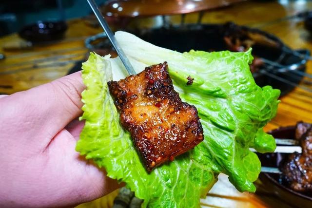 想长寿的老人，应该多吃肉还是少吃肉？这3种情况更建议你多吃