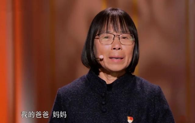 张桂梅背后故事曝光：30年前穿红裙逛舞厅，30年后愧于亲情而落泪