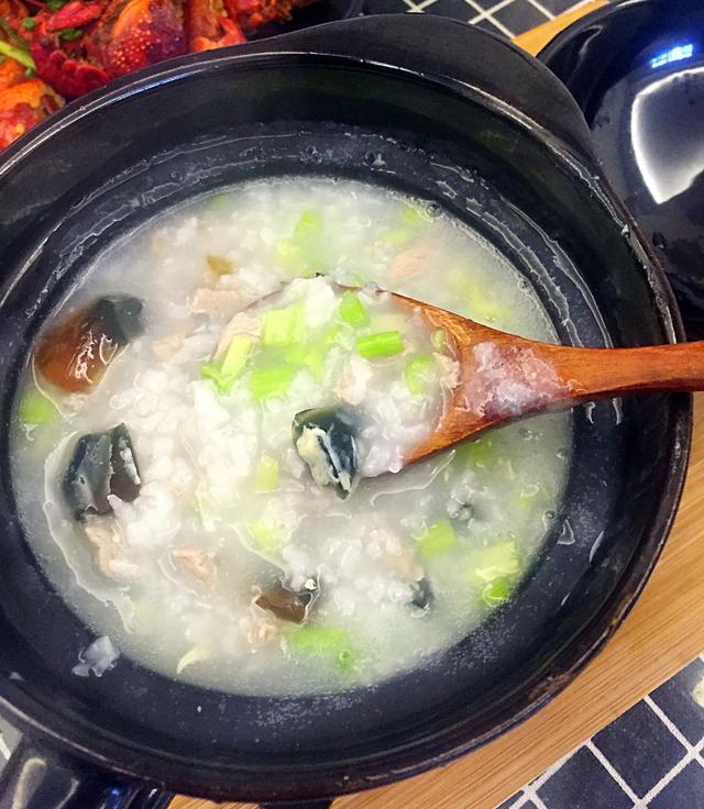 皮蛋杂食粥图片