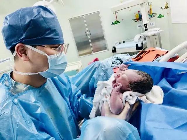 上海生孩子接生流程（亲手给自己老婆接生）(1)