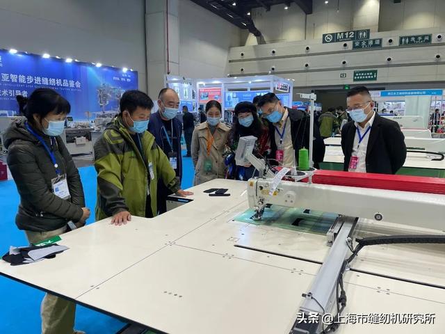 服装行业的纺织机械展