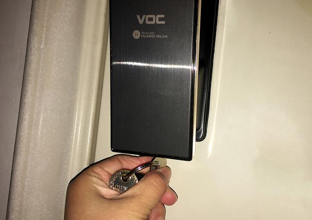 VOC人脸识别智能门锁T11 Face：确认过眼神，这是值得信赖的指纹锁