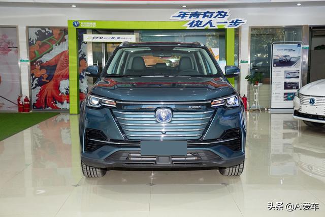 605公里续航，高品质家用快充SUV，都养得起，实拍长安CS55 E-Rock