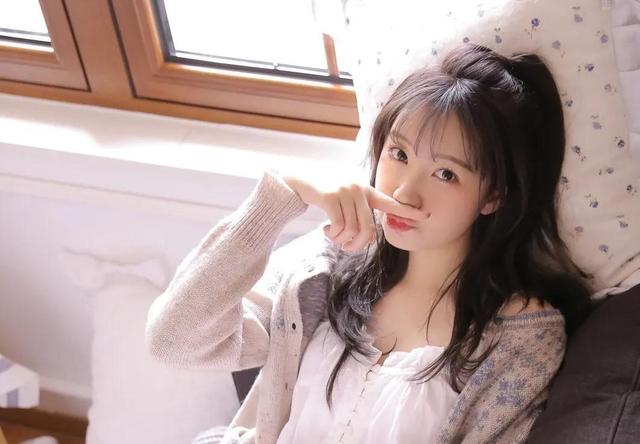 [云中君自动跟踪转发]，刚加的陌生女孩微信怎么开场白