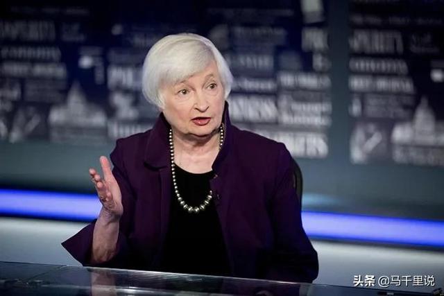 美债逼近上限，美媒呼吁中国出手相救，中国救与不救？两种方案