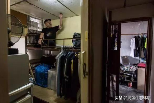 租香港水管房贵不贵，香港街头现“水管屋”，11平能住2人，带装修只要10万
