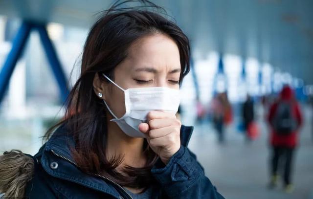 50岁大姐查出肺结节，复查时结节几乎消失？医生：与这4件事有关