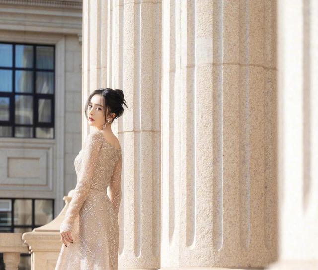 「最新爆料」杨幂微博之夜2021胸_杨幂魔性身材最新照片