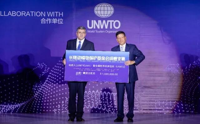 马斯克被逼捐60亿、与联合国官员互撕，引发大众关注世界扶贫